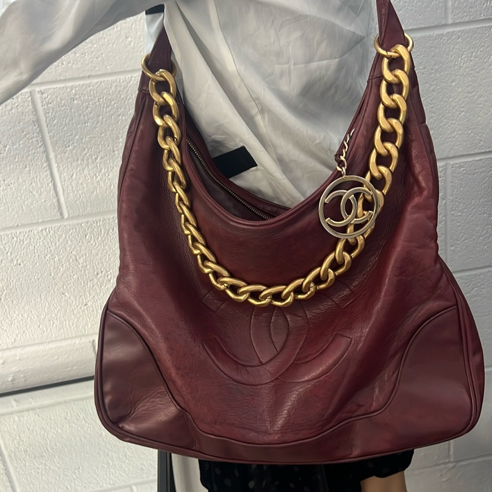 CHANEL Burgundy Leather Bag with Gold Chain
